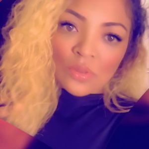 Meet your Posher, Raquel